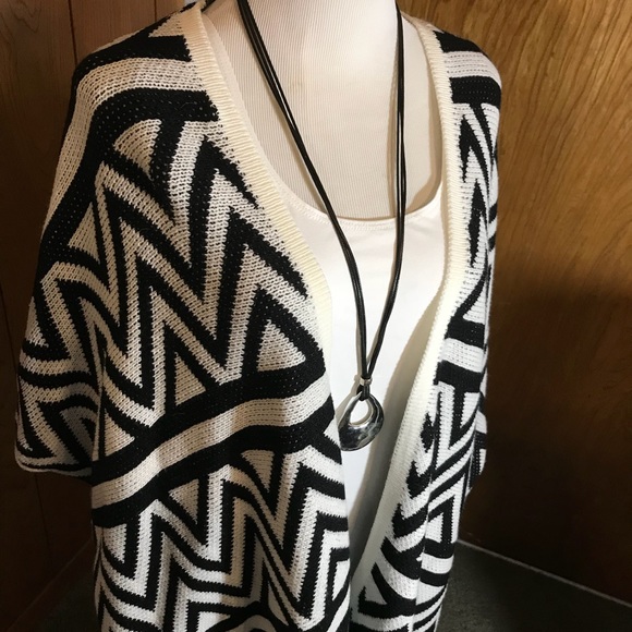 Joompy Sweater - Picture 2 of 6